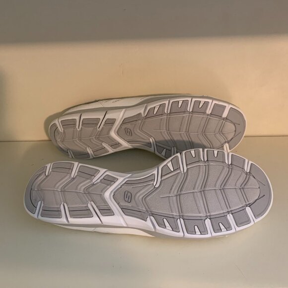 Like-New Sketchers White Memory Foam Slides - Size 11 - Picture 5 of 8